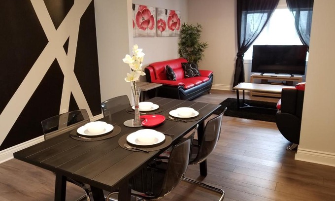 Downtown Ottawa Apartment | Bringing Sunshine into your ❤. Downtown retreat