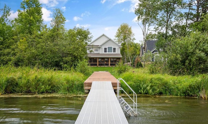Crosslake Cabin | Cabin ∙ 4 bedrooms ∙ 12 guests