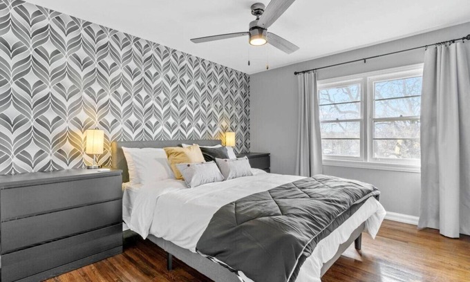 Bridgeview House | Cheerful Family Home 3 mins drive to UWindsor