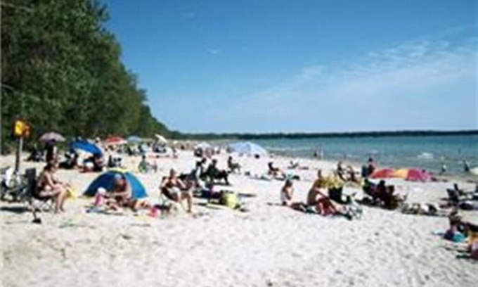Cherry Valley Cottage | Cherry Beach Cottage - Sandbanks Cottage Rental