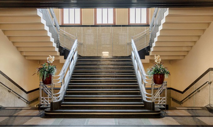 Downtown Apartment | City Hall Vault Summa