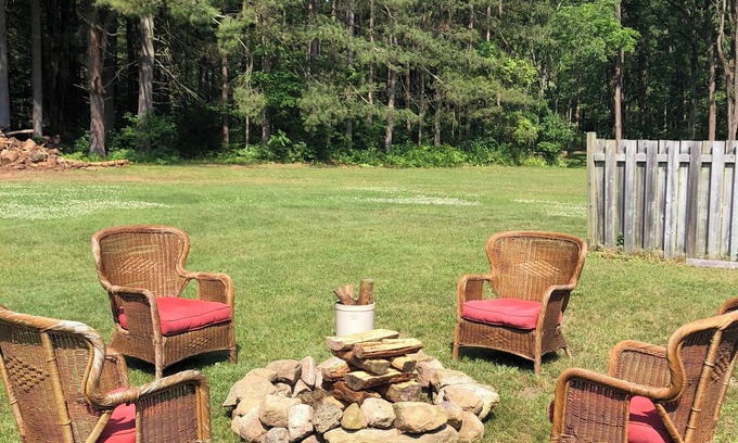 Turkey Point House | Cozy Home near the Beach, with Hiking & Biking Trails, Wineries & Ziplinesnn