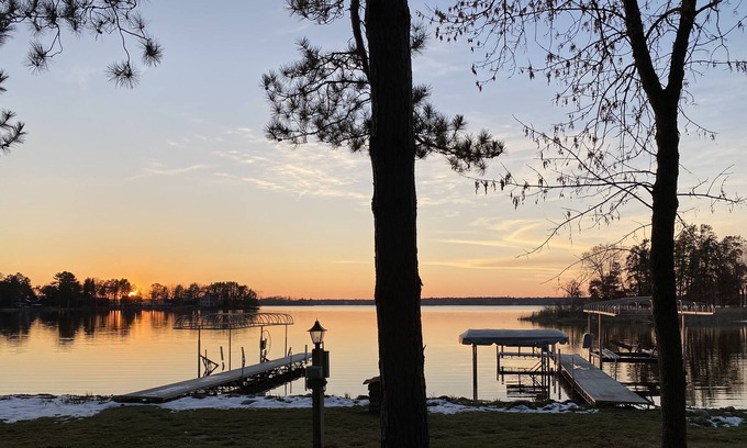 Crosslake Cabin | Crosslake Waterfront Bunkhouse - Beautiful Sunset Views & Sandbar in Cove!