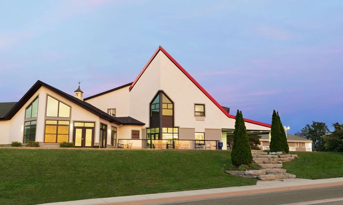 Rideau Heights Hotel | Days Inn by Wyndham Kingston