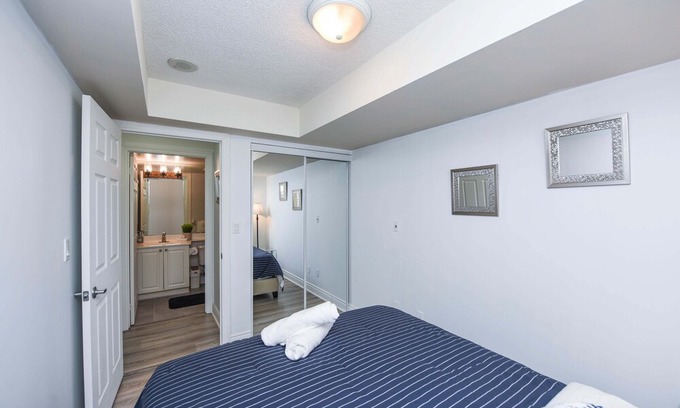 Downtown Mississauga Condo | Elegant 1BD & BTH in Mississauga Downtown