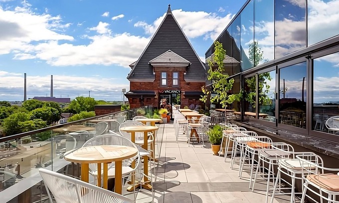 Riverside Hotel | Family Getaway! 3 Comfortable Units, Minutes to Distillery District and CN Tower