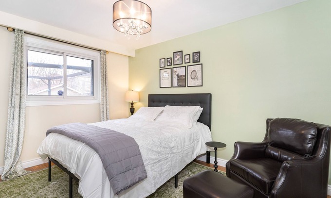 Fairview House | Family Home in The HEART of Mississauga