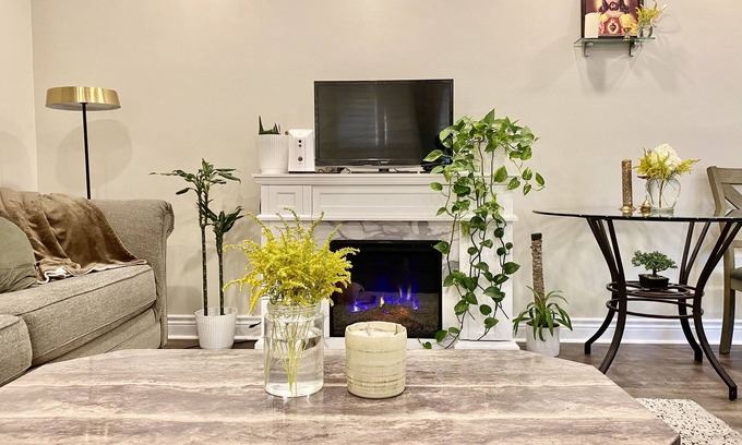 Durham Region House | Family/Pet friendly Luxurious bungalow spacious backyard for perfect staycation