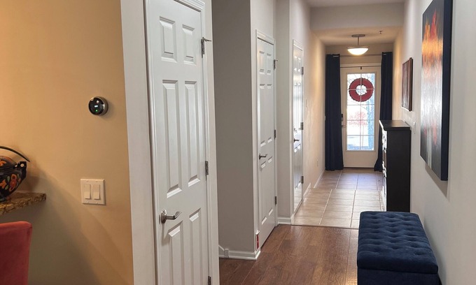 Deephaven House | Furnished Townhouse in Minnetonka for flexible term. Furnished or unfurnished