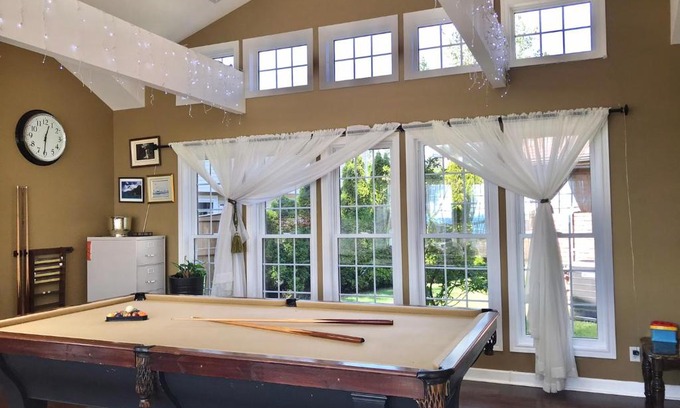 Kingsville House | Happy vacation home by Erie lake