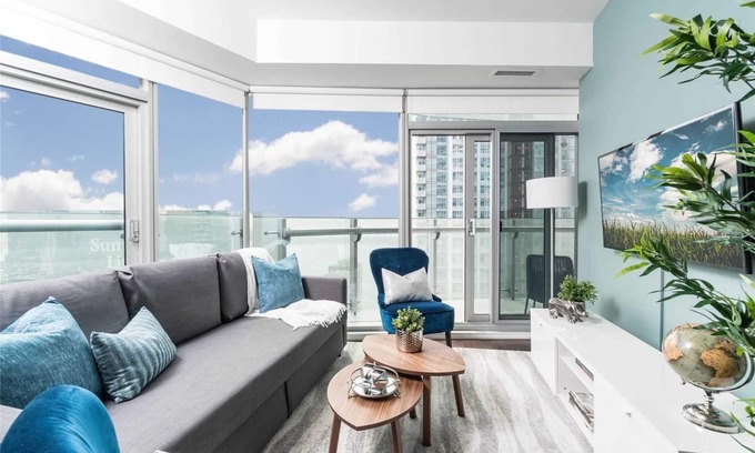 Toronto Entertainment District Condo | Luxurytopfloor3bedsuite Wparking