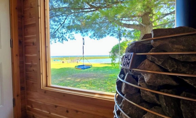 Vineland Cabin | Mille Lacs Lakefront Gem: Beach, Casino & Fishing