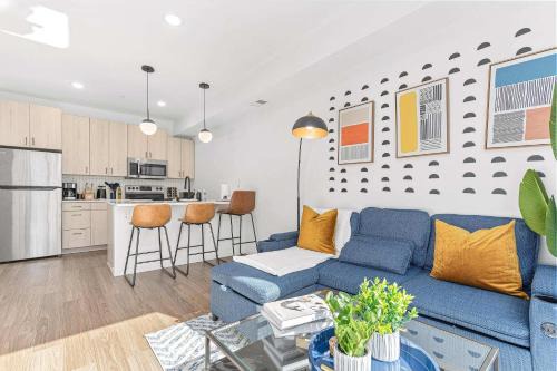 St. Anthony West Apartment | Modern 1BD Near DT & UMN Gym Street Parking