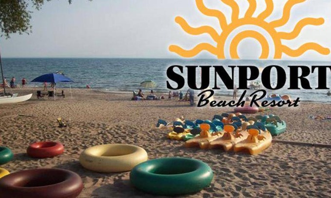 Balm Beach Hotel | Motel ∙ 2 bedrooms ∙ 5 guests