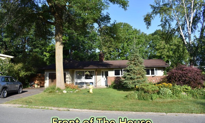 Ottawa Division House | Motel ∙ 8 guests