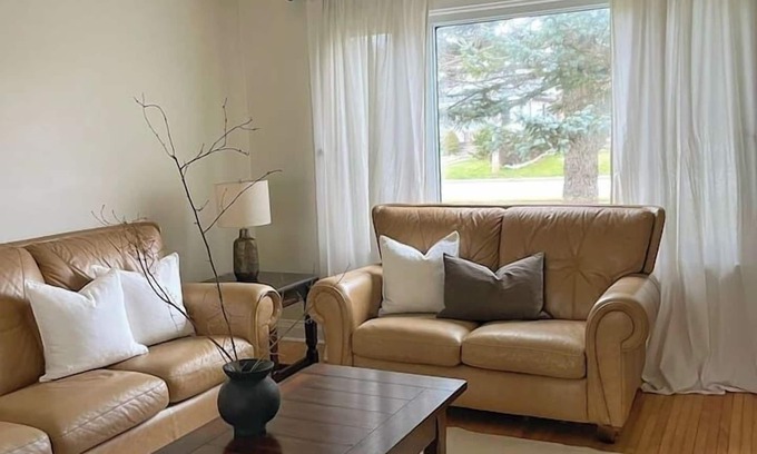 Niagara Falls House | Murray Moments: Warm, inviting, and memorable