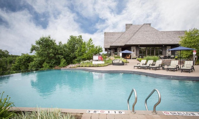 Gravenhurst Hotel | Muskoka Bay Resort