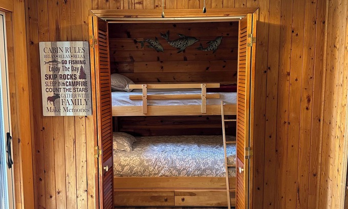 Algoma District Cottage | nWeekly rental, cozy rustic cottage to rent on the shores of Lake Superior