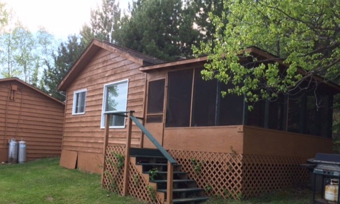 Kenora Cabin | Portage Lodge - Cabin #6 (5 people) - Kenora, Ontario, Canada