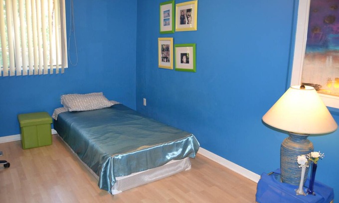 Mississauga Valleys Resort | Private room ∙ 1 guest