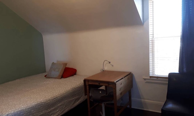 New Toronto Resort | Private room ∙ 1 guest