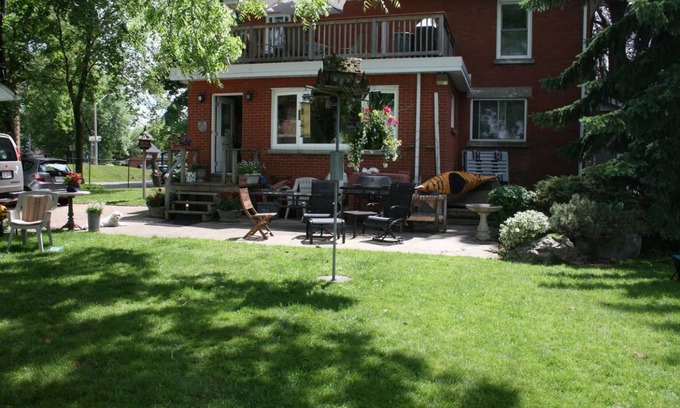 Streetsville Resort | Private room ∙ 1 guest