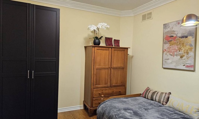 London Resort | Private room ∙ 1 guest