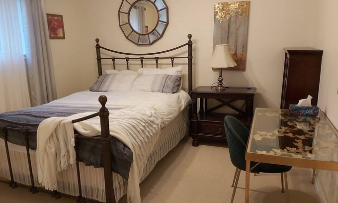 London Resort | Private room ∙ 1 guest