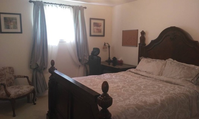 London Resort | Private room ∙ 1 guest