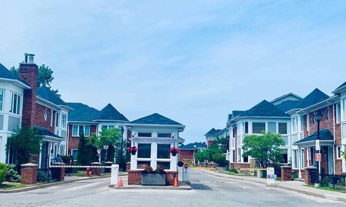 Thornhill Resort | Private room ∙ 2 guests