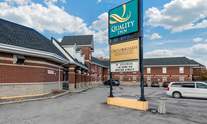 Point Edward Hotel | Quality Inn Sarnia