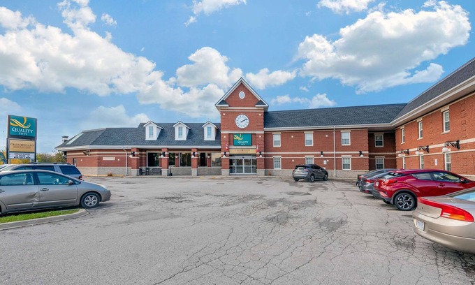 Point Edward Hotel | Quality Inn Sarnia