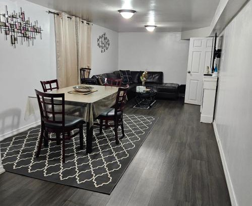 Rexdale Bed & Breakfast | Queen bedroom