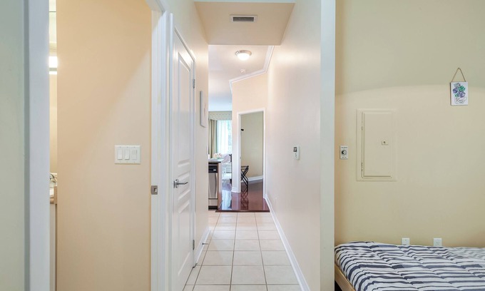 St. Lawrence Apartment | Rivetstays - The Yonge Grand Suites