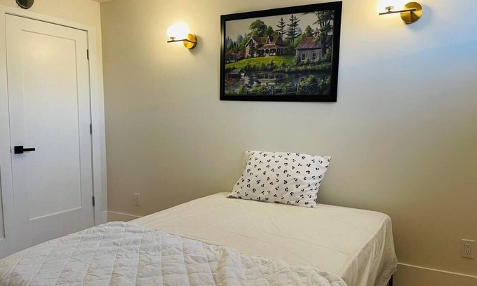 Sudbury Apartment | Smart & Affordable Stay, Opp. YMCA For Work/Travel