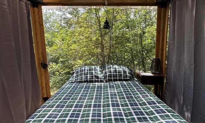 Washago Cabin | South Muskoka Cliff Cabin
