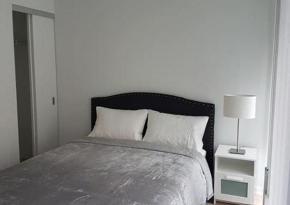 St. Lawrence Apartment | Spacious 1 Bedroom Condo - Downtown Toronto -