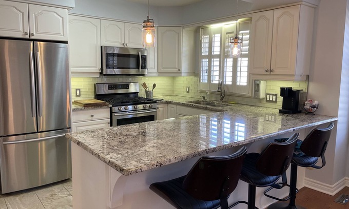 London House | Spacious 4 Bedroom House Closed to Masonville UH UWO