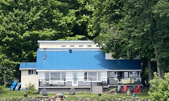 Marmora Cottage | Spacious Lakefront Cottage with 2 separate wings and Bunkie