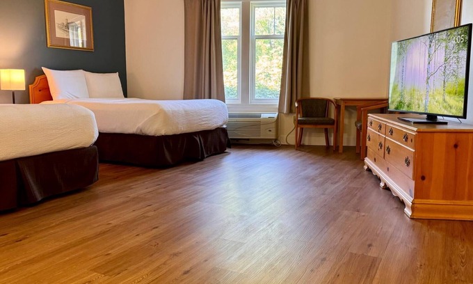 Perth South Hotel | Spacious Room w/Two Queen Beds
