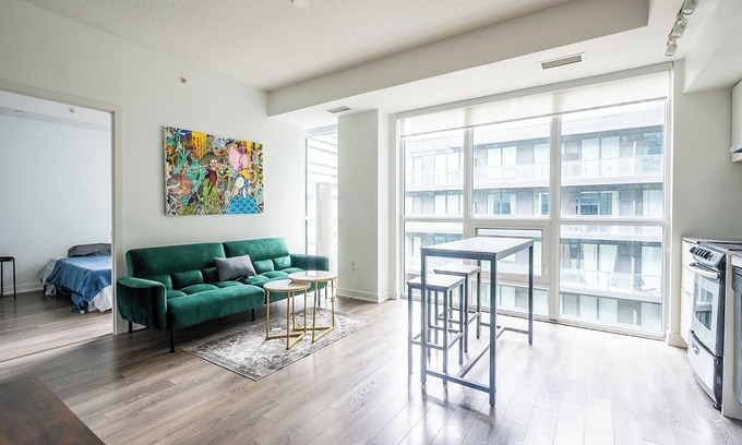 Bay Cloverhill Apartment | The Britt| Downtown Resort| Executive 2Bedroom 2 Bathroom