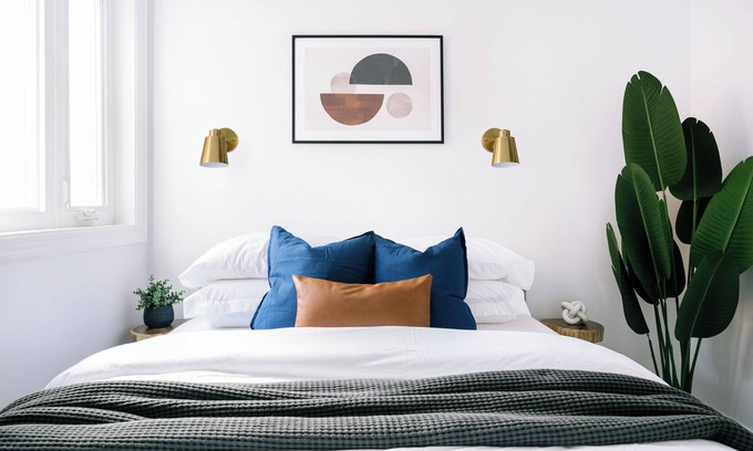 Fairbank House | The Juniper Room | Private Queen Bed