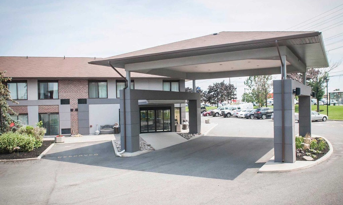 Northeast Mississauga Hotel | Comfort Inn Airport West