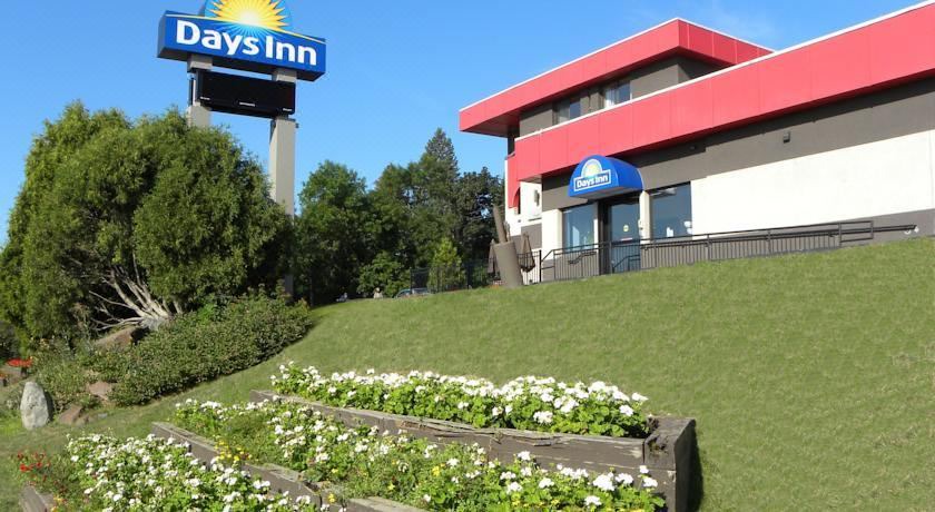 Endion Hotel | Days Inn by Wyndham Duluth Lakewalk
