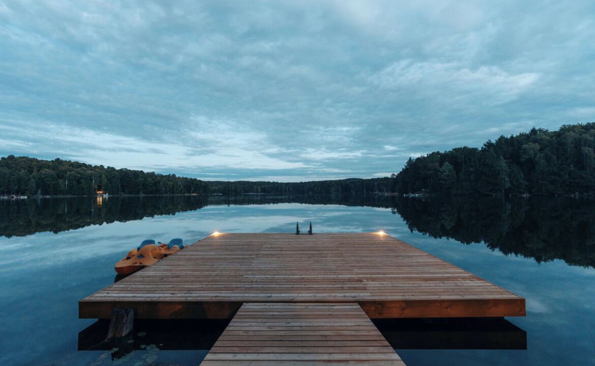 Dysart et al Cottage | Spacious 5-bedrm luxury lake house in Haliburton with sauna, wifi, 2nd cottage +