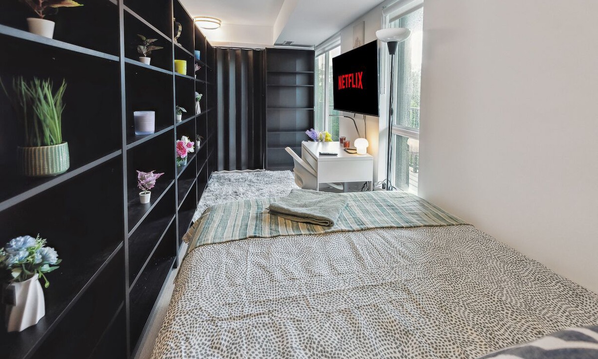Industrial Park Apartment | Perfect Stay in Ottawa!