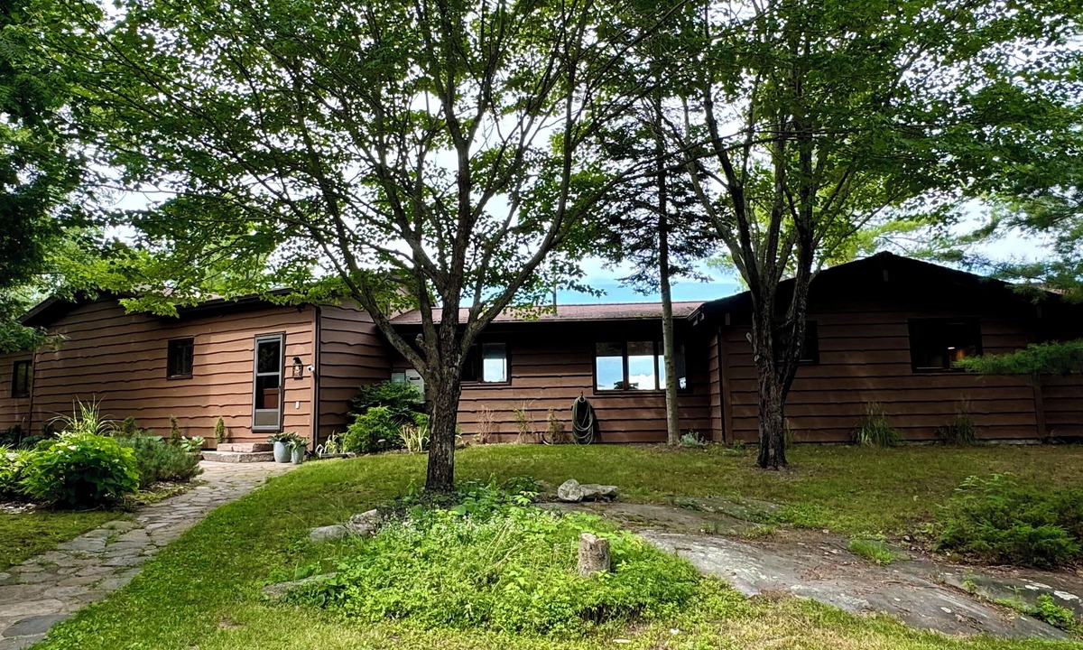 The Archipelago Cottage | Beautiful lakefront Georgian Bay Cottage in Pointe Au Baril, Family friendly