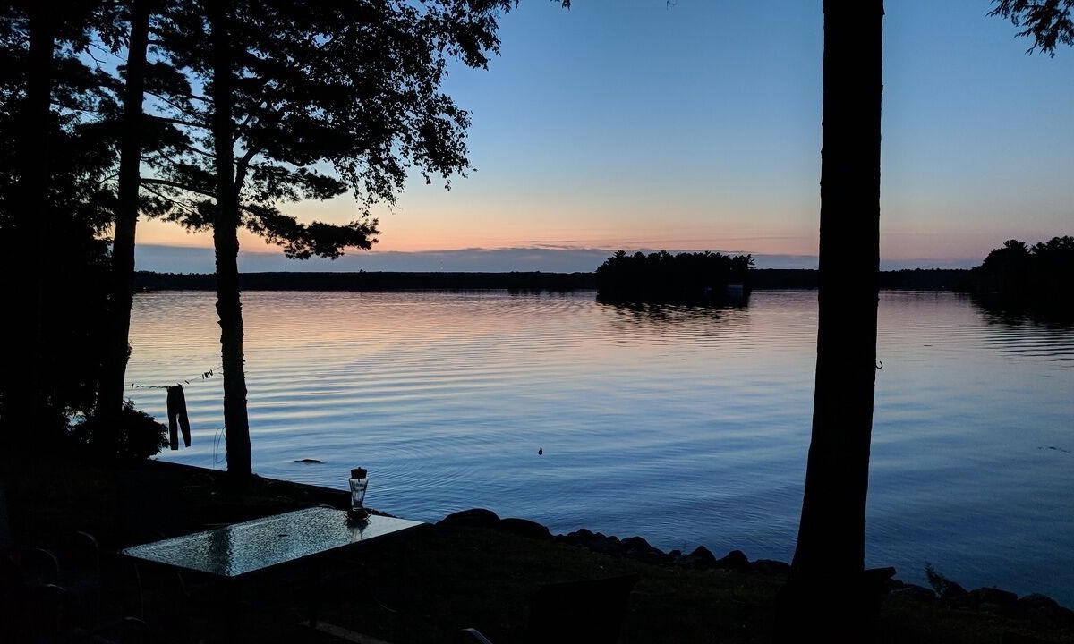 Selwyn Cottage | The Magnolia Cottage - Escape to the Lake at our Picturesque Family Cottage