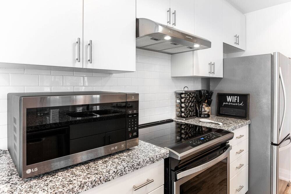 North York Apartment | Toronto Co-Living Luxury