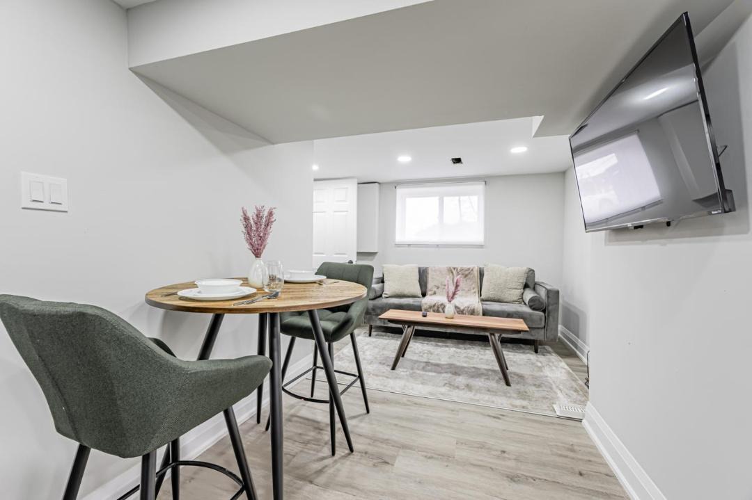 Topham Park Hotel | Victoria Park Property